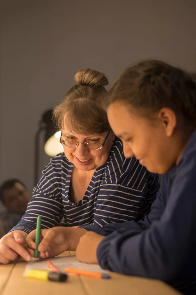 A educação inclusiva tem como princípio garantir que todas as crianças tenham acesso a um ensino de qualidade, respeitando suas individualidades e sua bagagem de conhecimento.