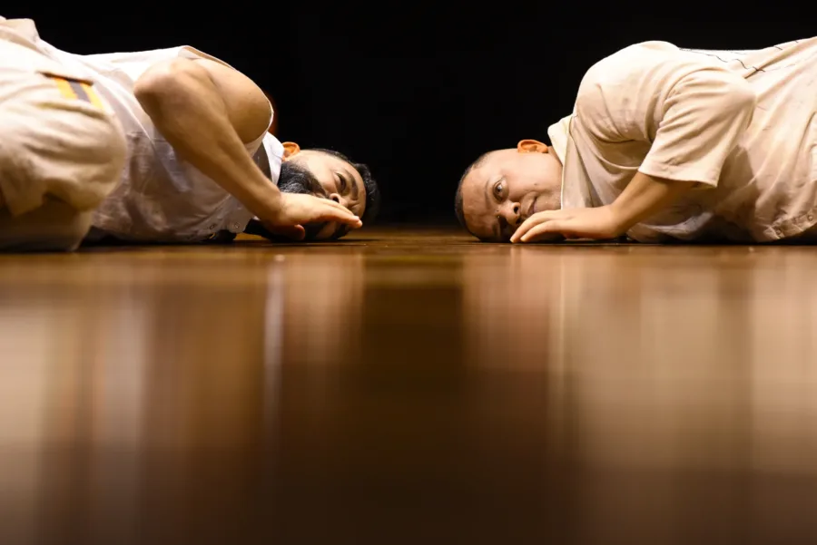 “IPATINGA EM MOVIMENTO: HIBRIDUS DANÇA TRANSFORMA MEMÓRIA EM ARTE NO MÊS DA DANÇA” 1 O Espaço Hibridus Ponto de Cultura convida toda a comunidade para o encerramento do projeto "Memórias em Movimento