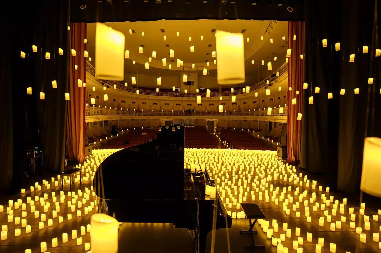 SEU ATENDIMENTO - UM ESPETÁCULO INESQUECÍVEL 1 No dia 18 de abril de 2025, Ipatinga recebeu o espetáculo Starlight Concert, uma apresentação que uniu a grandiosidade da música clássica à popularidade de canções de rock e pop conhecidas do grande público.