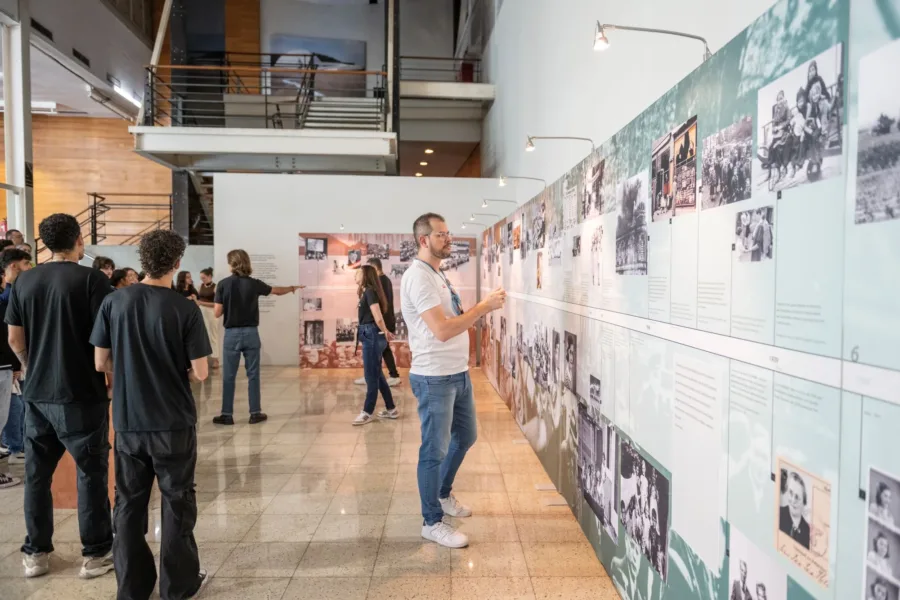 ÚLTIMOS DIAS PARA VISITAR A EXPOSIÇÃO “ANNE FRANK - UMA HISTÓRIA PARA HOJE” NO CENTRO CULTURAL USIMINAS 1 ÚLTIMOS DIAS PARA VISITAR A EXPOSIÇÃO “ANNE FRANK - UMA HISTÓRIA PARA HOJE” NO CENTRO CULTURAL USIMINAS