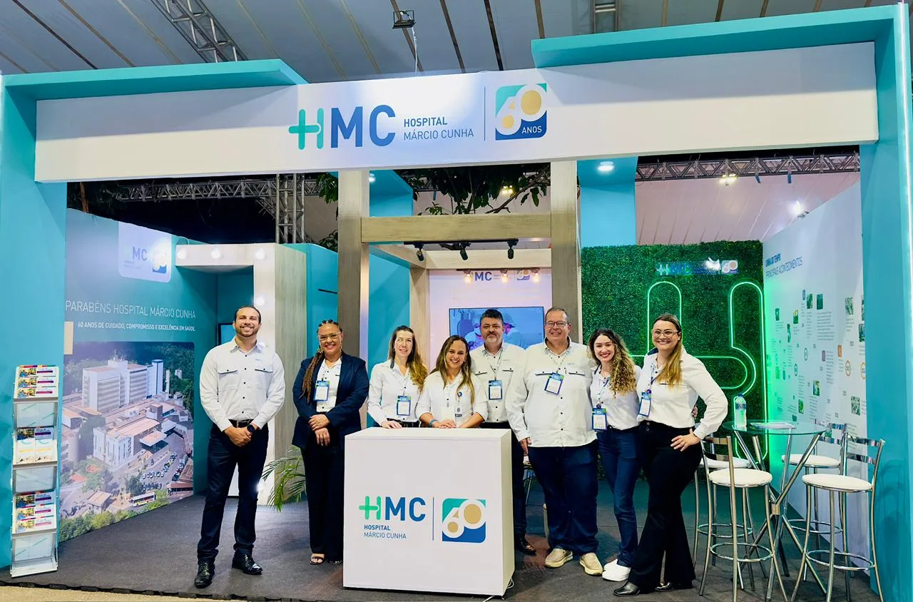 HOSPITAL MÁRCIO CUNHA PARTICIPA DA FEIRAÇO 2025 COM ESTANDE EM CELEBRAÇÃO AOS 60 ANOS DE ATUAÇÃO 1 HOSPITAL MÁRCIO CUNHA PARTICIPA DA FEIRAÇO 2025 COM ESTANDE EM CELEBRAÇÃO AOS 60 ANOS DE ATUAÇÃO