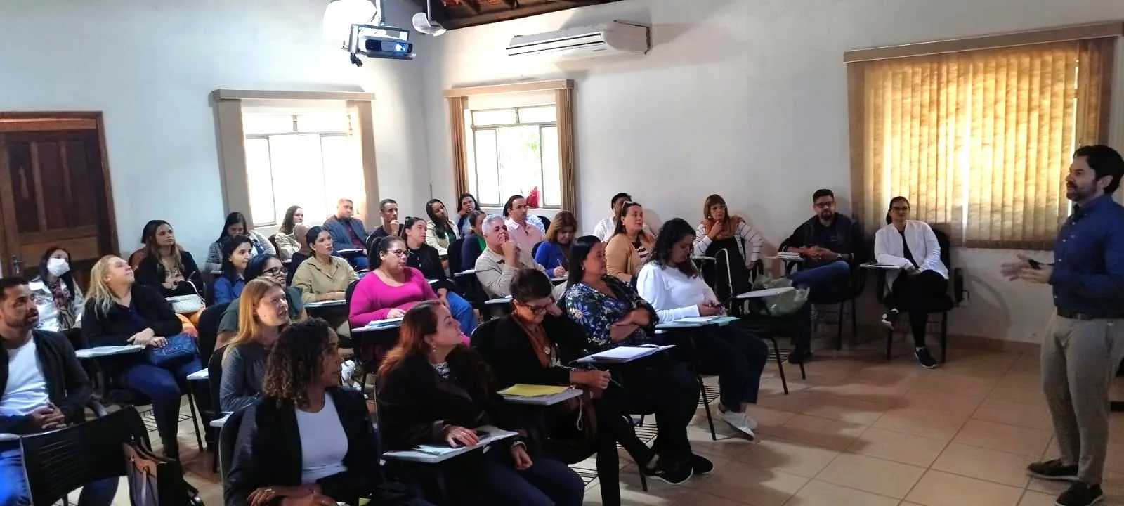 IMERSÃO EM LIDERANÇA CAPACITA GESTORES DAS ESCOLAS MUNICIPAIS DE TIMÓTEO