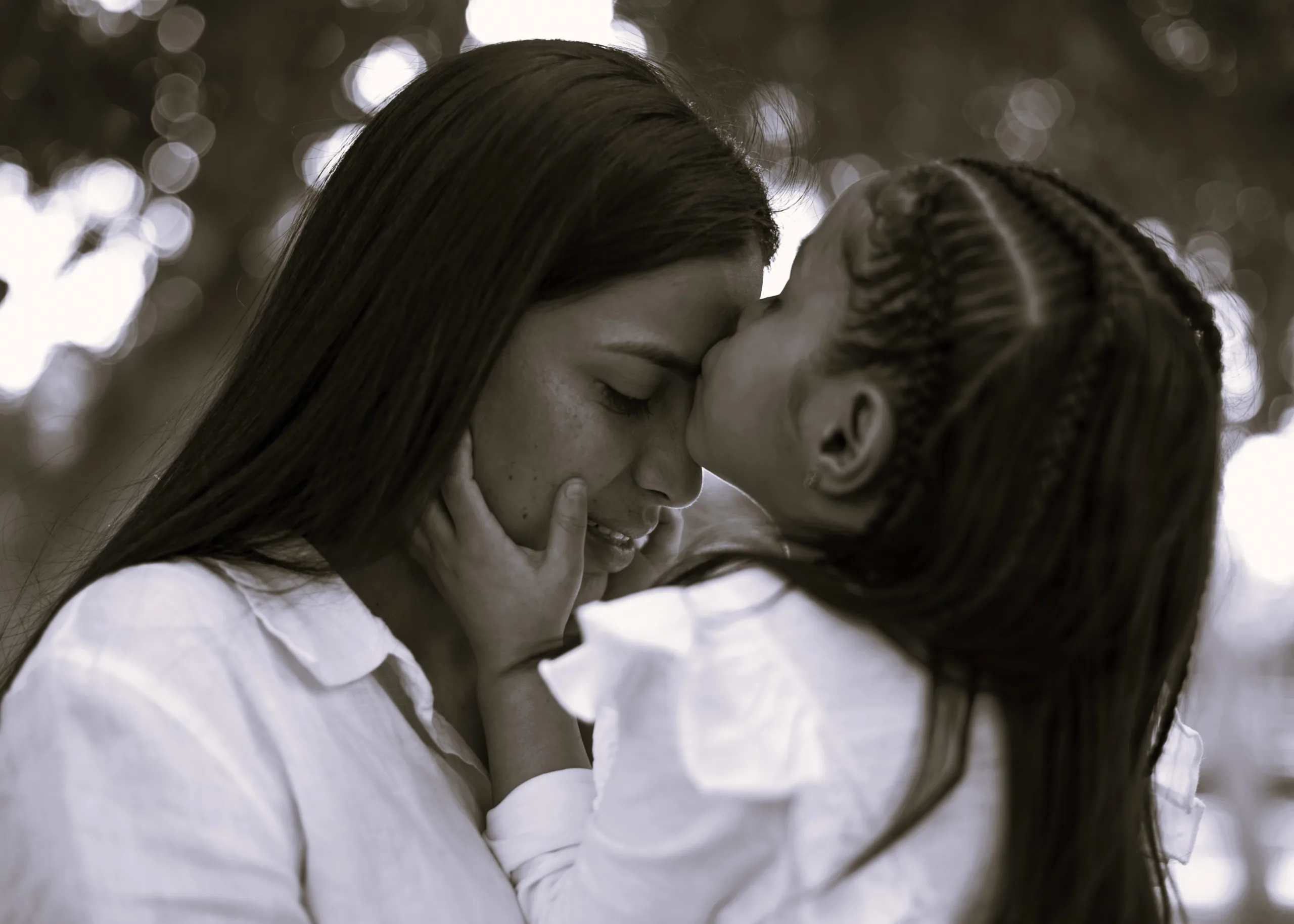 MÃES ATÍPICAS: HEROÍNAS INVISÍVEIS QUE PEDEM SOCORRO EM SILÊNCIO