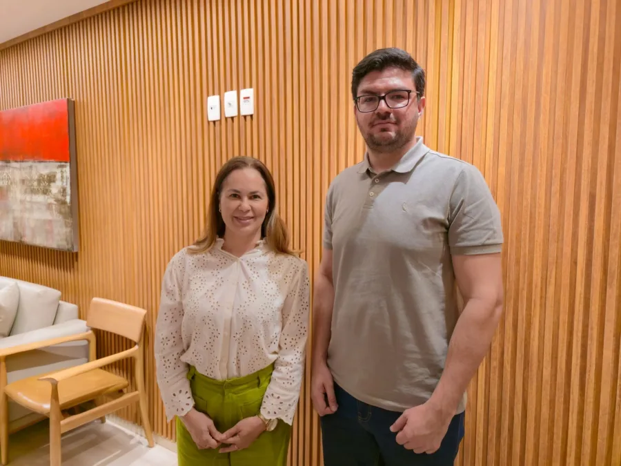 COM A CHEGADA DO INVERNO, MÉDICOS REFORÇAM QUE A PREVENÇÃO É O MELHOR REMÉDIO CONTRA AS DOENÇAS INFECCIOSAS 1 Dra. Maria do Socorro e Dr. Pedro Henrique Mendes e1750347295633