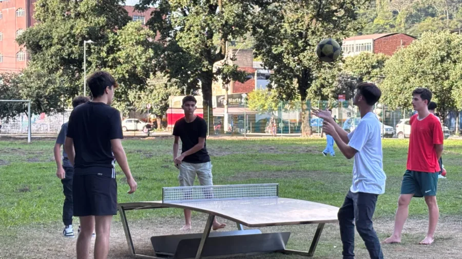 Futmesa doada aos alunos do CEFET MG pela Fundacao Aperam 18 scaled e1751244689241
