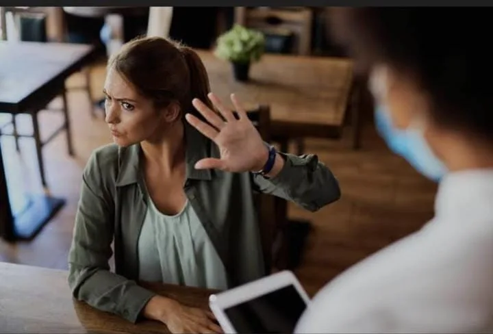 CUSTOMER RECOVERY: O JEITO INTELIGENTE DE ATENDER BEM, MESMO DEPOIS DE ERRAR 1 CUSTOMER RECOVERY: O JEITO INTELIGENTE DE ATENDER BEM, MESMO DEPOIS DE ERRAR