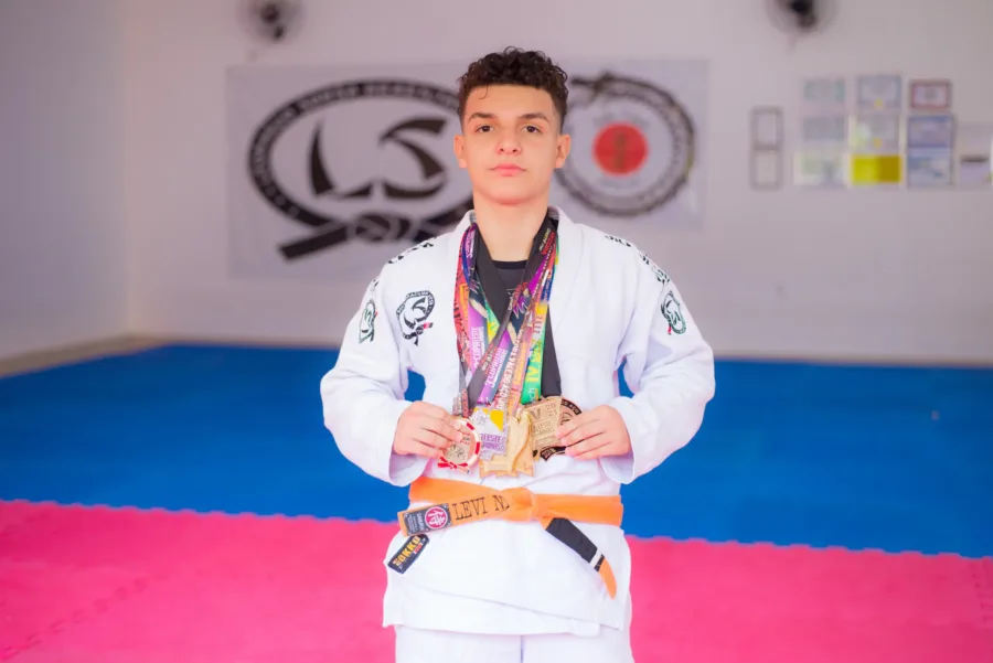 ESPORTE PARA TODOS: INCLUSÃO DE CRIANÇAS E ADOLESCENTES ATÍPICOS NO MUNDO ESPORTIVO. 1 ESPORTE PARA TODOS: INCLUSÃO DE CRIANÇAS E ADOLESCENTES ATÍPICOS NO MUNDO ESPORTIVO.