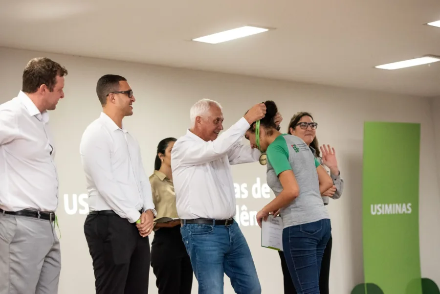 TERNIUM E USIMINAS INCENTIVAM EDUCAÇÃO COM PROGRAMAS DE RECONHECIMENTO POR DESEMPENHO ACADÊMICO 2 BOLSAS DE EXCELENCIA IPATINGA 2 FOTO ELVIRA NASCIMENTO e1752253390243