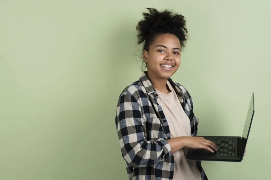 SENAC EAD OFERECE MAIS DE 6 MIL VAGAS GRATUITAS EM CURSOS TÉCNICOS PARA MINAS GERAIS 2 Imagem Freepik e1753806265117