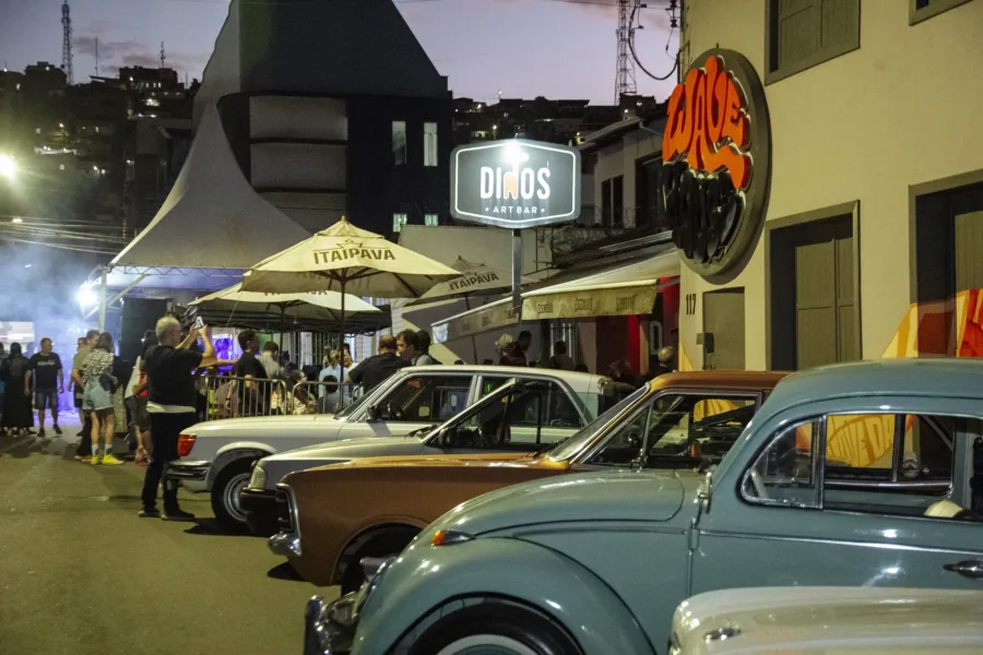 KOMBLUES BENEFICIA MAIS DE 600 PESSOAS EM FABRICIANO 2 Komblues Geniane Vieira 5662 e1753207070246