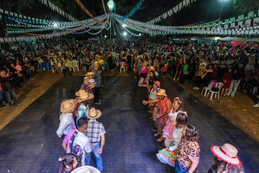 Quadrilha apresentada pela AAPT no Arraia DAjuda scaled e1751976761747
