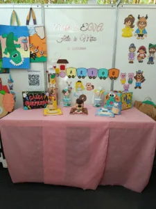 CRIATIVIDADE E INCLUSÃO EM DESTAQUE: ARTESÃ JASSANAN DE ALMEIDA BRILHA NA EXPO USIPA 2025 2 WhatsApp Image 2025 07 08 at 17.10.30