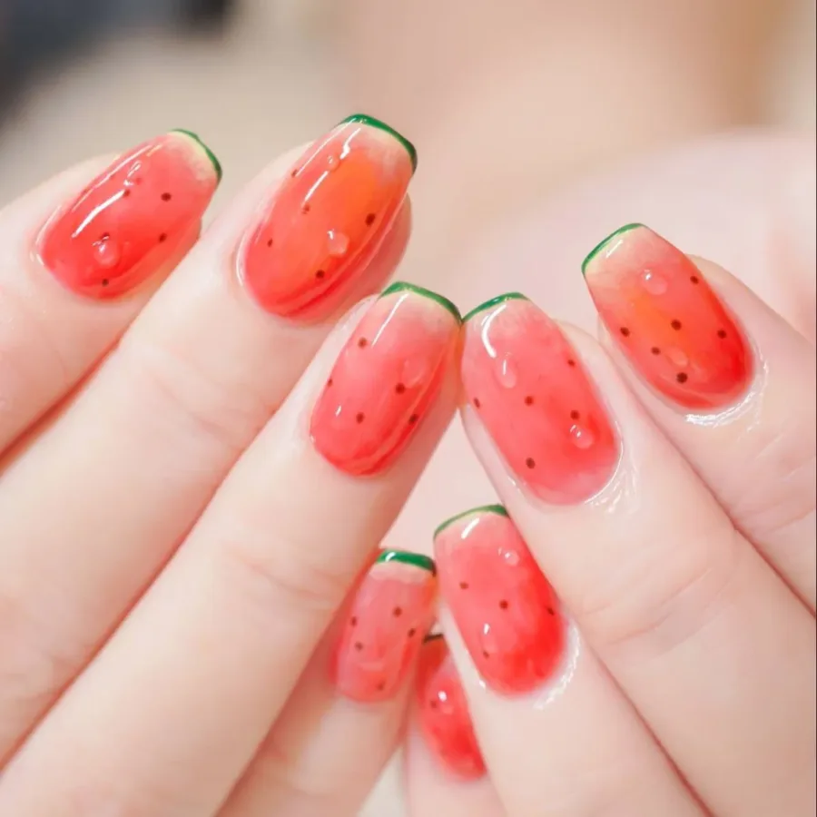 FRUIT PEEL MANICURE: A TENDÊNCIA COREANA QUE PROMETE DOMINAR O VERÃO 1 FRUIT PEEL MANICURE: A TENDÊNCIA COREANA QUE PROMETE DOMINAR O VERÃO
