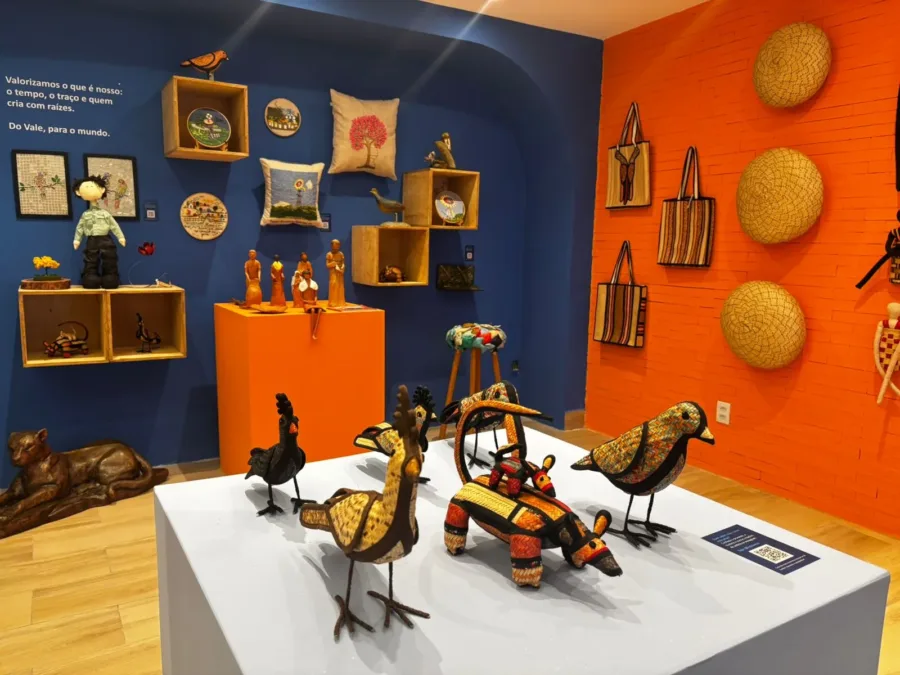 SHOPPING VALE DO AÇO INAUGURA EXPOSIÇÃO INÉDITA ''VALE ALÉM DO AÇO'' 2 Exposicao Vale Alem do Aco 1 e1756400252177
