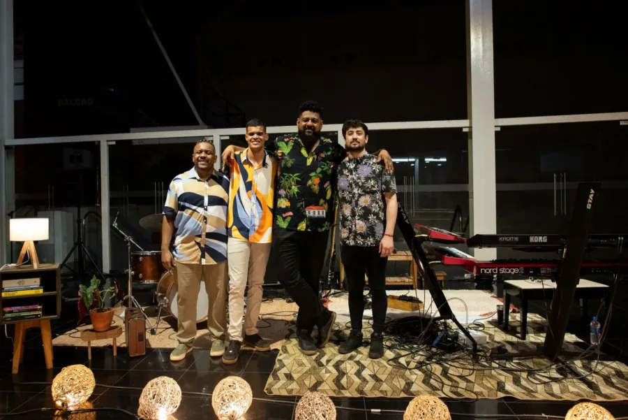 SÉRIE MÚSICA NO JARDIM RETORNA COM JAZZ BRASILEIRO DA BANDA YAUARETÊ 2 Yauarete Foto de Tatiane Bispo e1755704478566