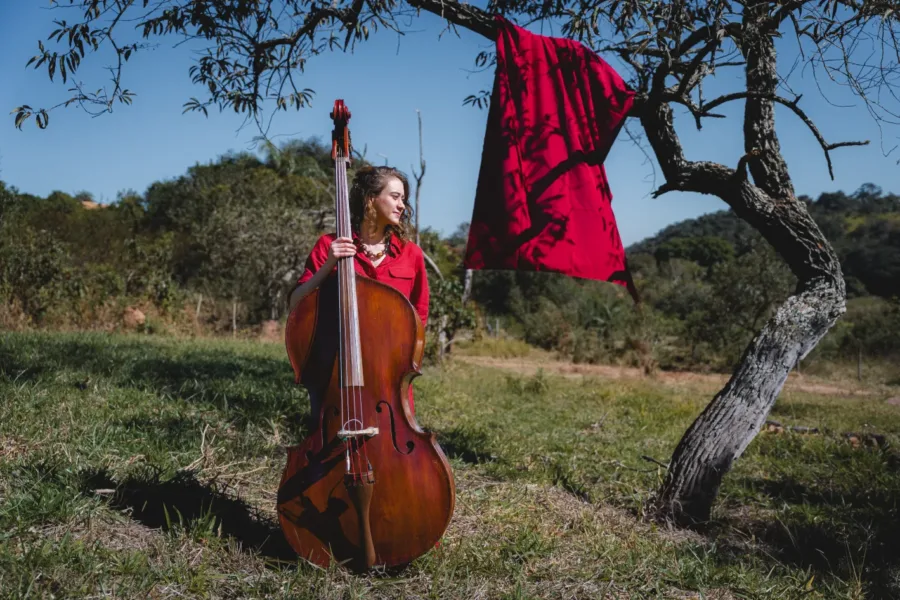 SÉRIE MÚSICA NO JARDIM PROMOVE MAIS UM SHOW GRATUITO 2 Camila Rocha trio Foto de Lucca Mezzacappa e1757957213429