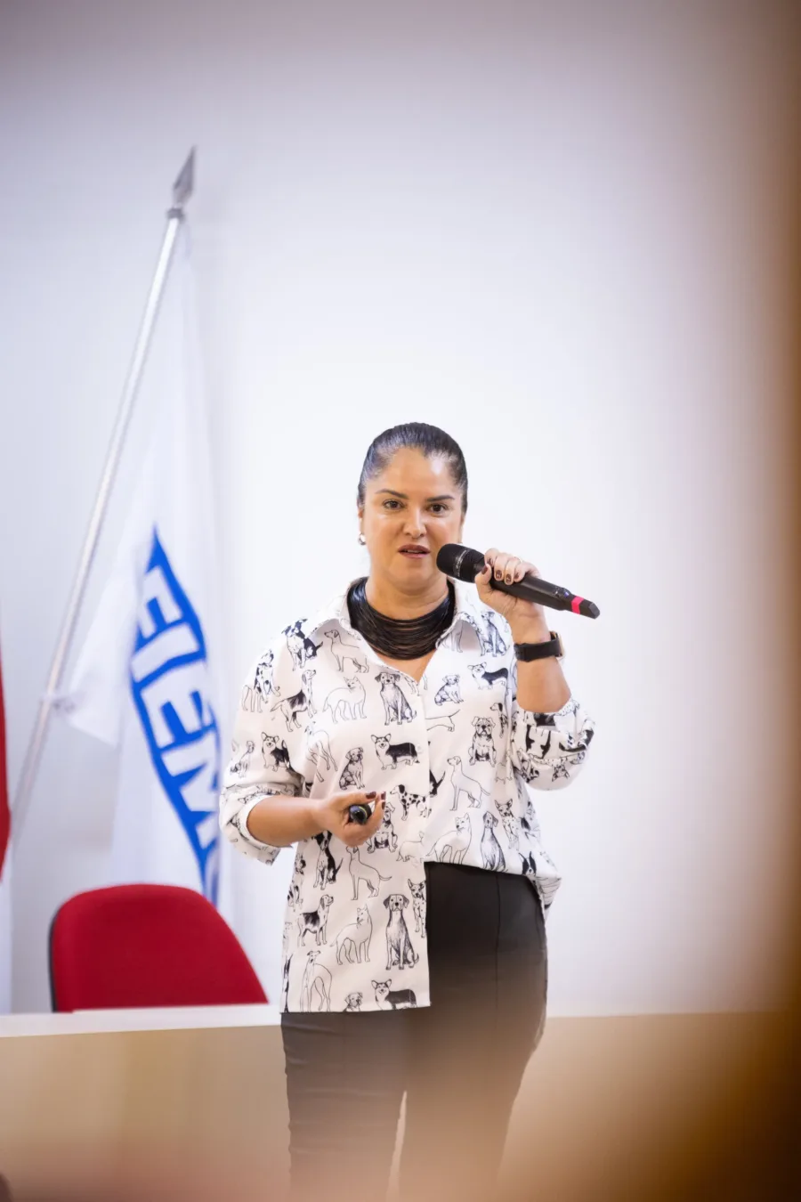 FIEMG E INDÚSTRIAS ÂNCORAS REÚNEM PROFISSIONAIS DA IMPRENSA PARA DEBATER O FUTURO COM A INTELIGÊNCIA ARTIFICIAL 2 IMG 3922 scaled e1759952373500
