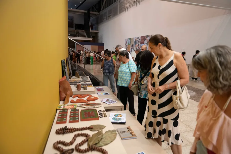 PROJETO AGREGANDO ARTE LANÇA EXPOSIÇÃO DE ARTESANATO DE AGREGADO SIDERÚRGICO 2 Lancamento exposicao Agregando Arte 2 scaled e1760560576849