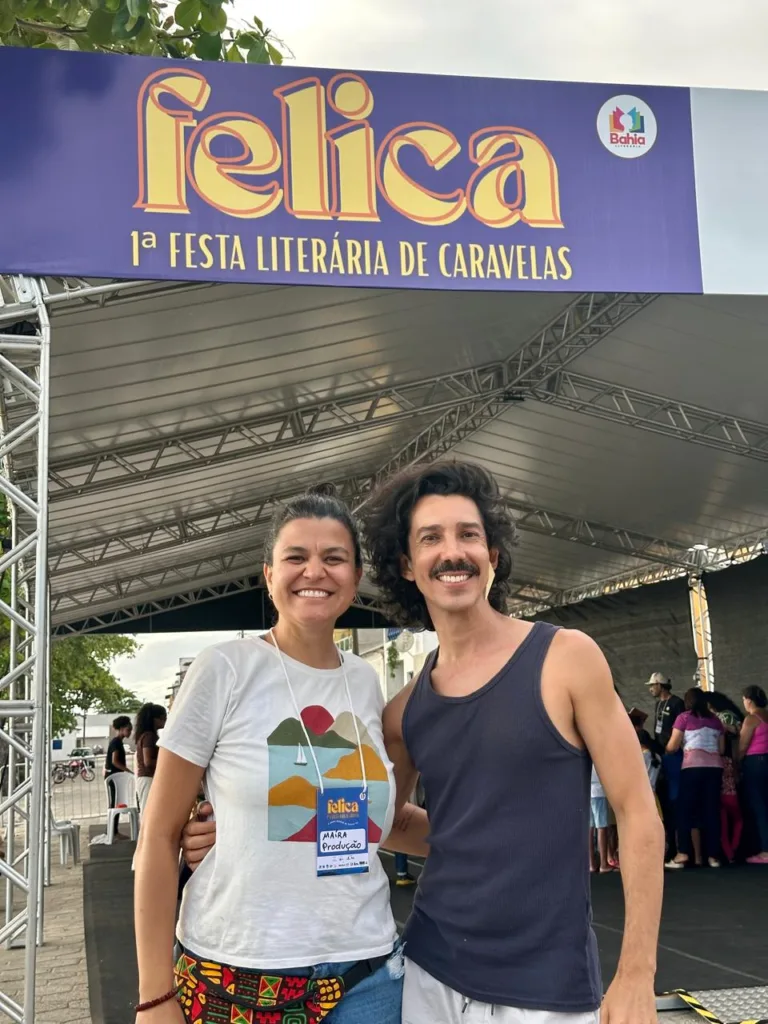 ARTISTAS DO VALE DO AÇO PRESENTES NA FESTA LITERÁRIA DA BAHIA 2 Maira e Romulo Amaral na Felica 1
