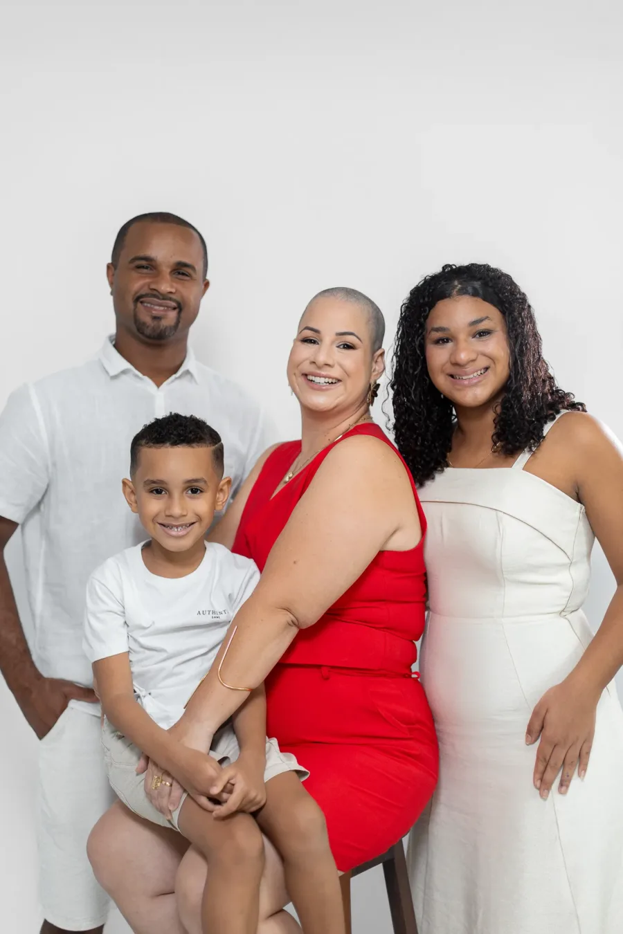 OUTUBRO ROSA : FACHADAS ILUMINADAS, VIDAS TRANSFORMADAS 2 Paciente Camila Bredder e1759956647717