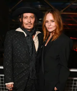 PARIS FASHION WEEK: ENTRE VANGUARDA, SUSTENTABILIDADE E ESTRELAS INTERNACIONAIS 8 WhatsApp Image 2025 10 03 at 13.25.06