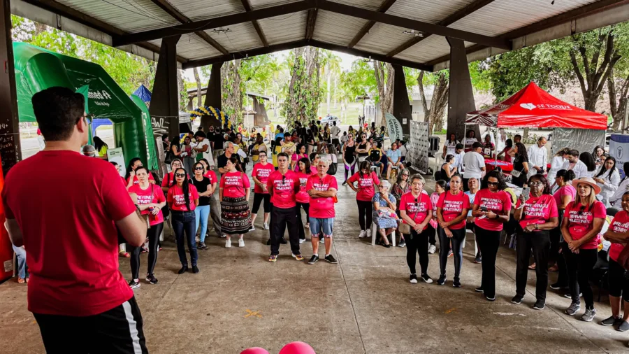UNIMED E UNIMAG VALE DO AÇO APOIAM A ''CONCENTRAÇÃO SE TOQUE'' NA ABERTURA DO OUTUBRO ROSA 3 materia 1 scaled e1759956021966