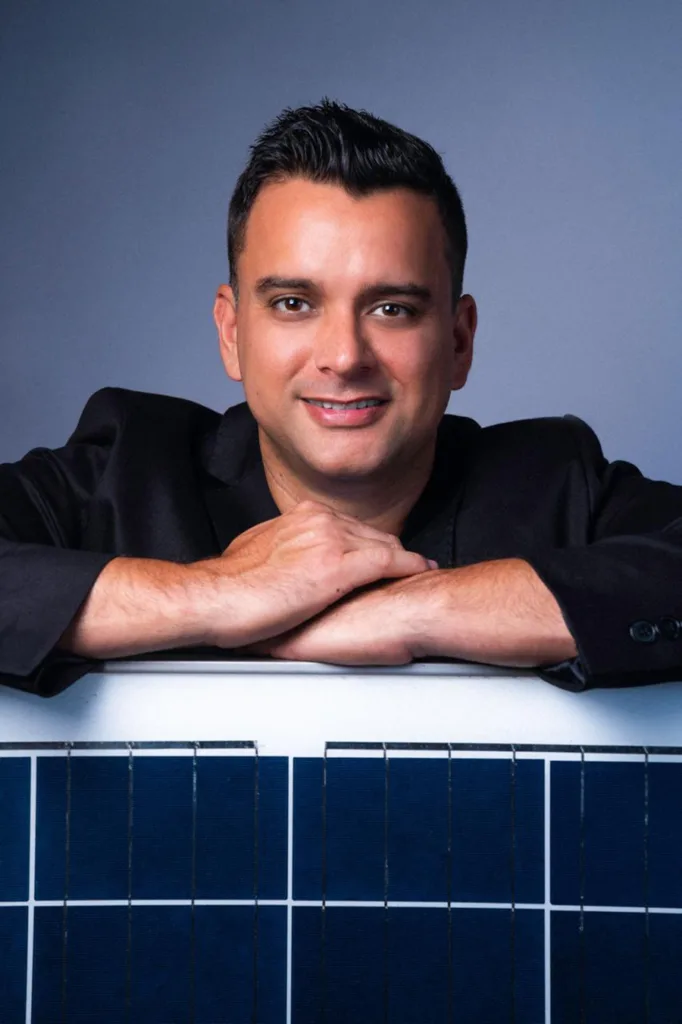 TONIANGELO COSTA VIEIRA: O ENGENHEIRO QUE TRANSFORMOU O LESTE DE MINAS EM REFERÊNCIA NACIONAL EM ENERGIA SOLAR 2 2