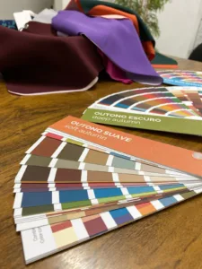 A IMPORTÂNCIA DO TESTE DE COLORAÇÃO PESSOAL — E POR QUE ATÉ AS APRESENTADORAS DO FANTÁSTICO ADERIRAM 6 WhatsApp Image 2025 11 26 at 07.30.49 1
