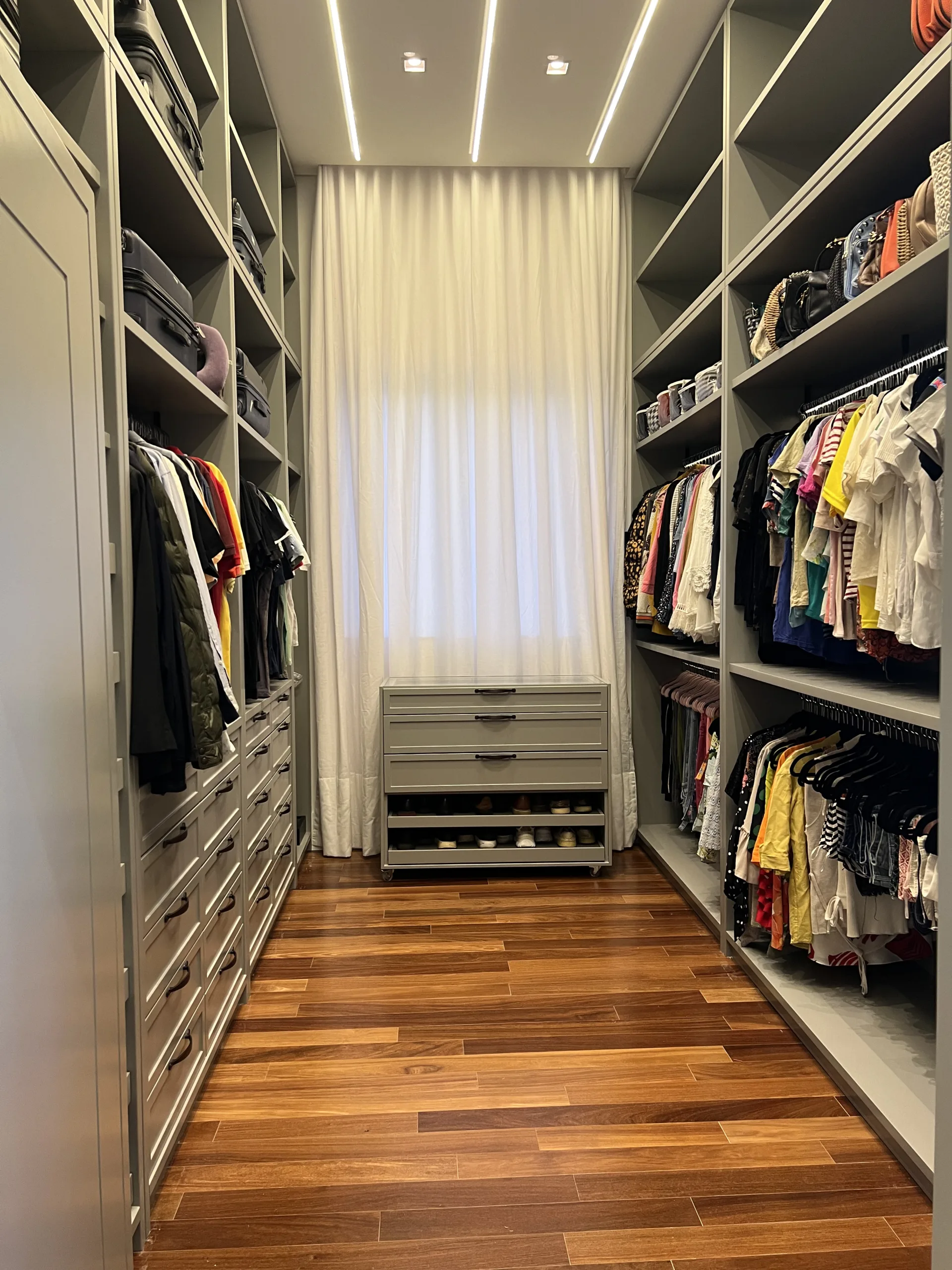 CLOSET IDEAL: SEGREDOS DE UMA PERSONAL ORGANIZER