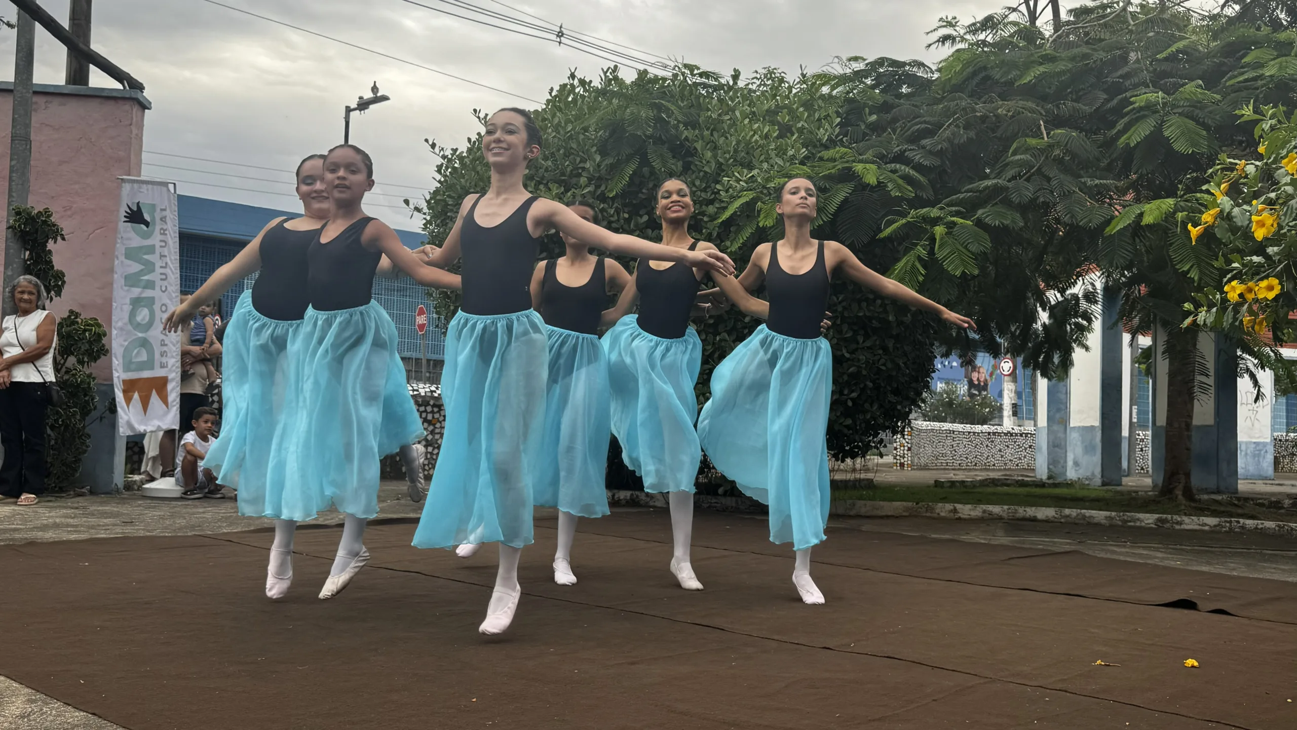 MUSICAL “A HORA DA ESTRELA” REÚNE PÚBLICO NA PRACINHA DO COLISEU E TERÁ NOVA APRESENTAÇÃO EM DEZEMBRO