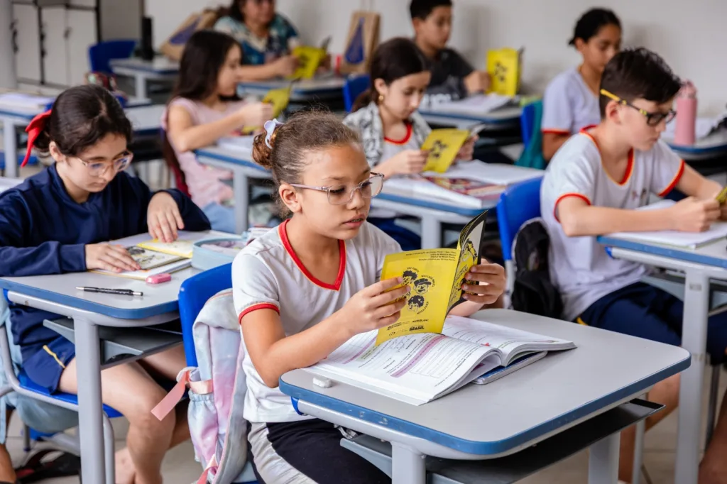 PROJETO LEVA TEATRO E DISTRIBUIÇÃO GRATUITA DE FANZINES A ESCOLAS DE FABRICIANO, TIMÓTEO E BUGRE 3 PROJETO LEVA TEATRO E DISTRIBUIÇÃO GRATUITA DE FANZINES A ESCOLAS DE FABRICIANO, TIMÓTEO E BUGRE