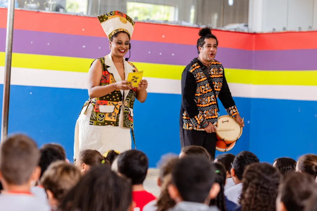 PROJETO LEVA TEATRO E DISTRIBUIÇÃO GRATUITA DE FANZINES A ESCOLAS DE FABRICIANO, TIMÓTEO E BUGRE 2 PROJETO LEVA TEATRO E DISTRIBUIÇÃO GRATUITA DE FANZINES A ESCOLAS DE FABRICIANO, TIMÓTEO E BUGRE