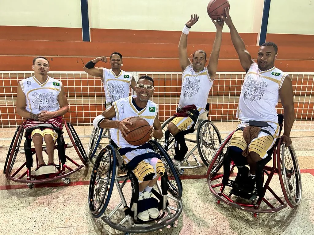 USIMINAS RECEBE PRÊMIO DO ESPORTE MINEIRO 2025 2 basquete em cadeira de rodas