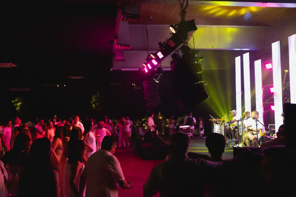 BRASILIDADE E EMOÇÃO: A NOITE INESQUECÍVEL DO RÉVEILLON NO CLUBE MORRO DO PILAR 2 ReveillonnoMorro2025 2026560
