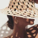 ACESSÓRIOS DE VERÃO: O QUE VOCÊ COMUNICA QUANDO ESCOLHE CADA UM DELES 8 WhatsApp Image 2026 01 16 at 14.54.32 4