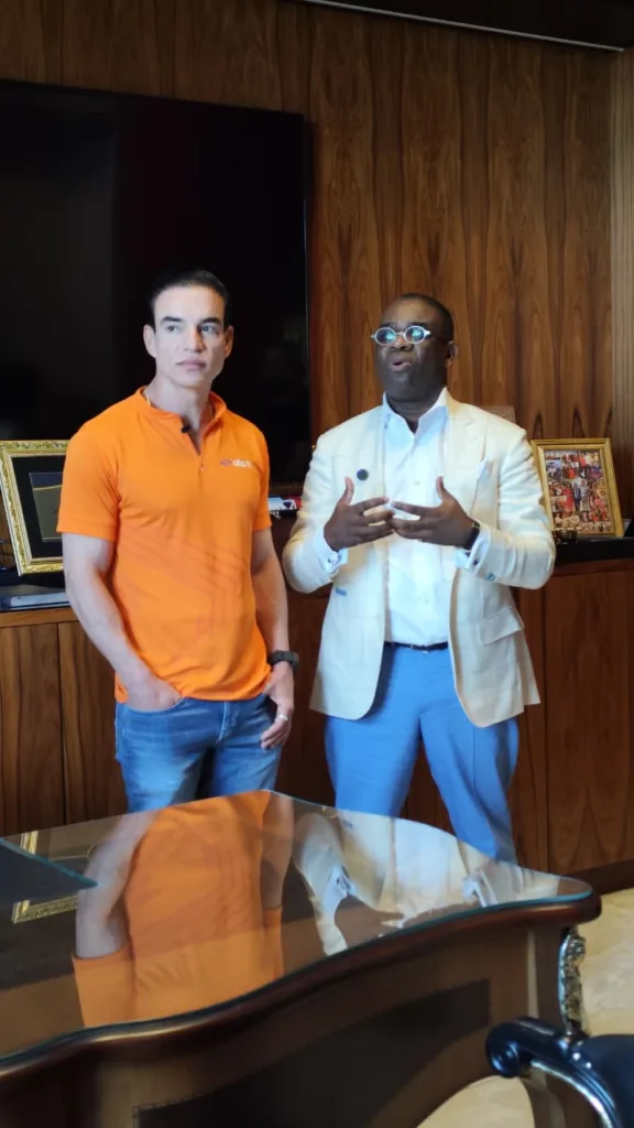 ANDERSON FRANCO FIRMA PARCERIA INTERNACIONAL COM BILINÁRIO GLOBAL DE ESPORTE E TECNOLOGIA 2 WhatsApp Image 2026 01 26 at 18.32.37