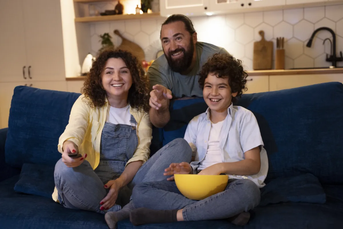 CINEMA, PIPOCA E DIVERSÃO: FILMES PARA APRENDER SOBRE INCLUSÃO NESTAS FÉRIAS EM FAMÍLIA