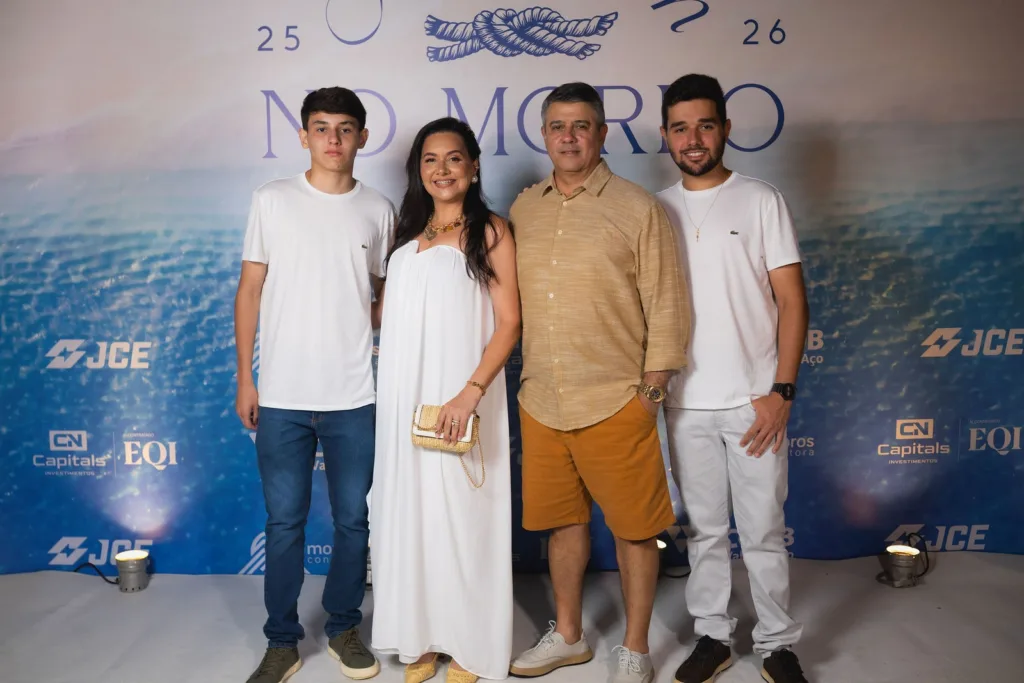 BRASILIDADE E EMOÇÃO: A NOITE INESQUECÍVEL DO RÉVEILLON NO CLUBE MORRO DO PILAR 4 imgi 694 d54835185c5d1717873013fbdbc734d2 xxlarge
