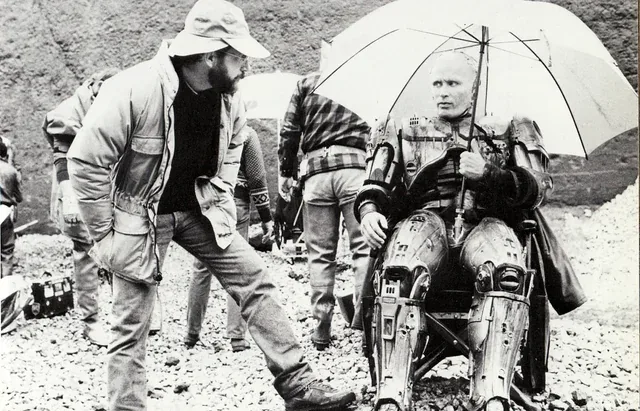 3 FILMES ESSENCIAIS DE PAUL VERHOEVEN 4 Bastidores de RoboCop em 1987 Fonte Moviesinthemaking