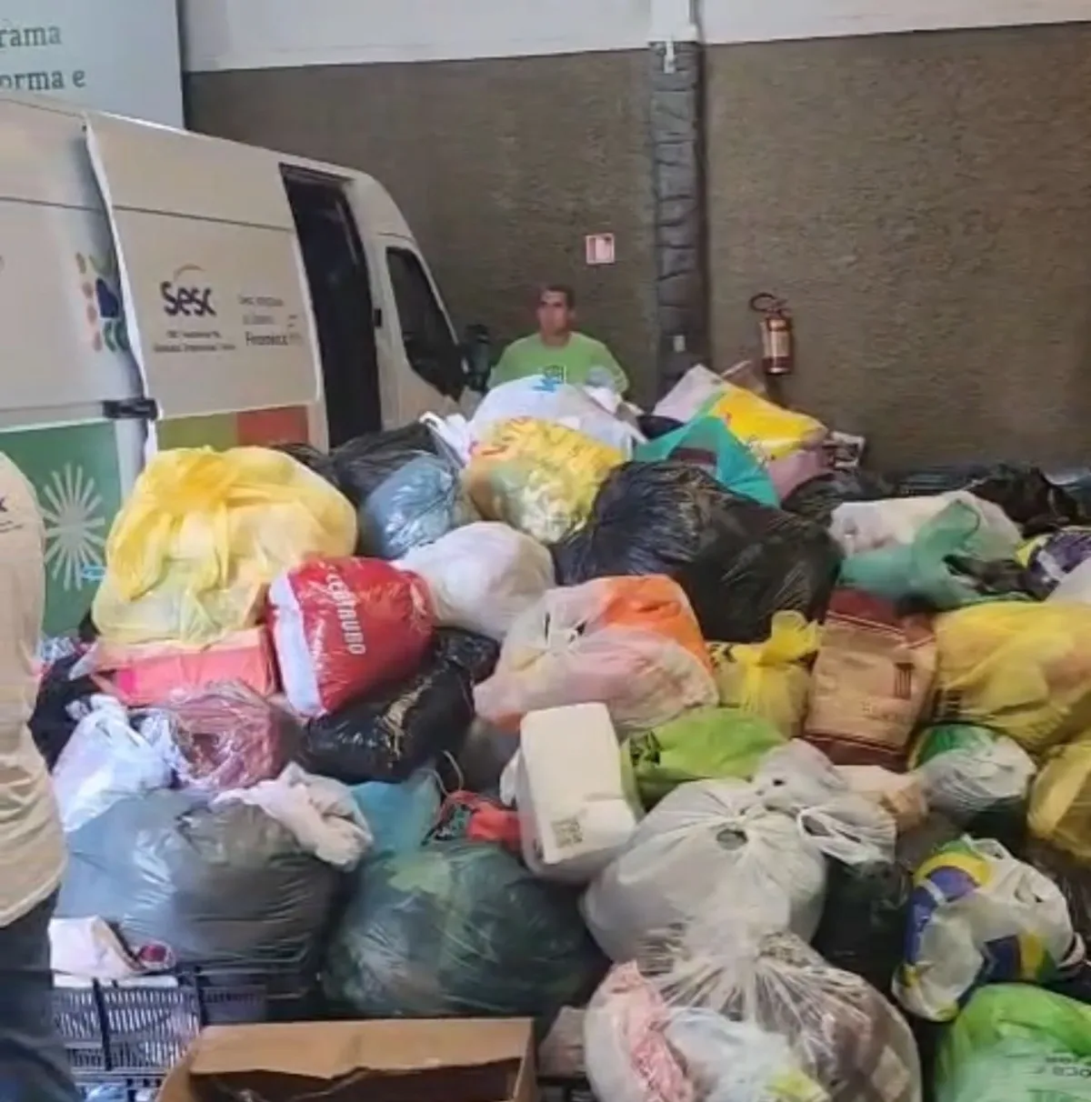 SISTEMA FECOMÉRCIO MG MOBILIZA AJUDA ÀS VÍTIMAS DAS CHUVAS NA ZONA DA MATA 2 Donativos Mesa Brasil e1772133798637