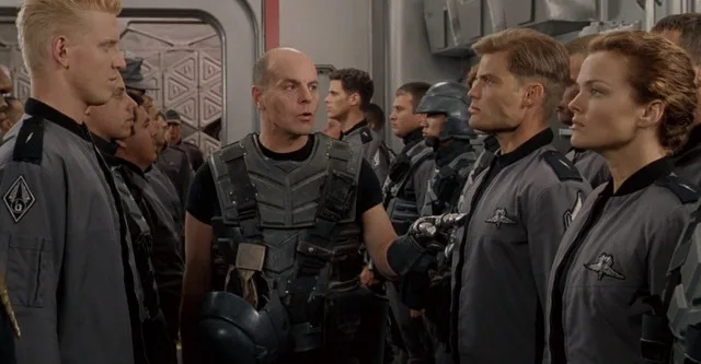 3 FILMES ESSENCIAIS DE PAUL VERHOEVEN 5 Tropas 1 Divulgacao Sony Pictures