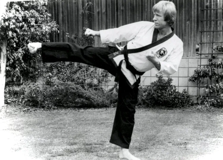 CHUCK NORRIS: A LENDA INDESTRUTÍVEL DO CINEMA DE AÇÃO 2 Arquivo pessoal Chuck Norris