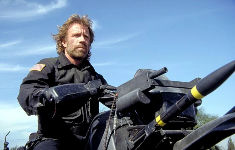 CHUCK NORRIS: A LENDA INDESTRUTÍVEL DO CINEMA DE AÇÃO 8 Comando Delta Divulgacao Metro Goldwyn Mayer