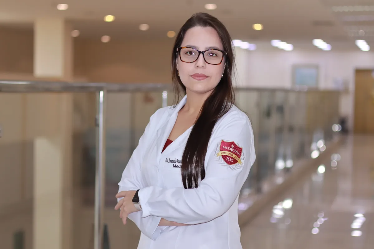 Dra. Amanda Batista scaled e1773326521429