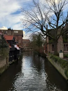 ENTRE CANAIS MEDIEVAIS E CIDADES VIBRANTES: TRÊS EXPERIÊNCIAS INESQUECÍVEIS NA BÉLGICA 6 WhatsApp Image 2026 03 09 at 17.35.04 2