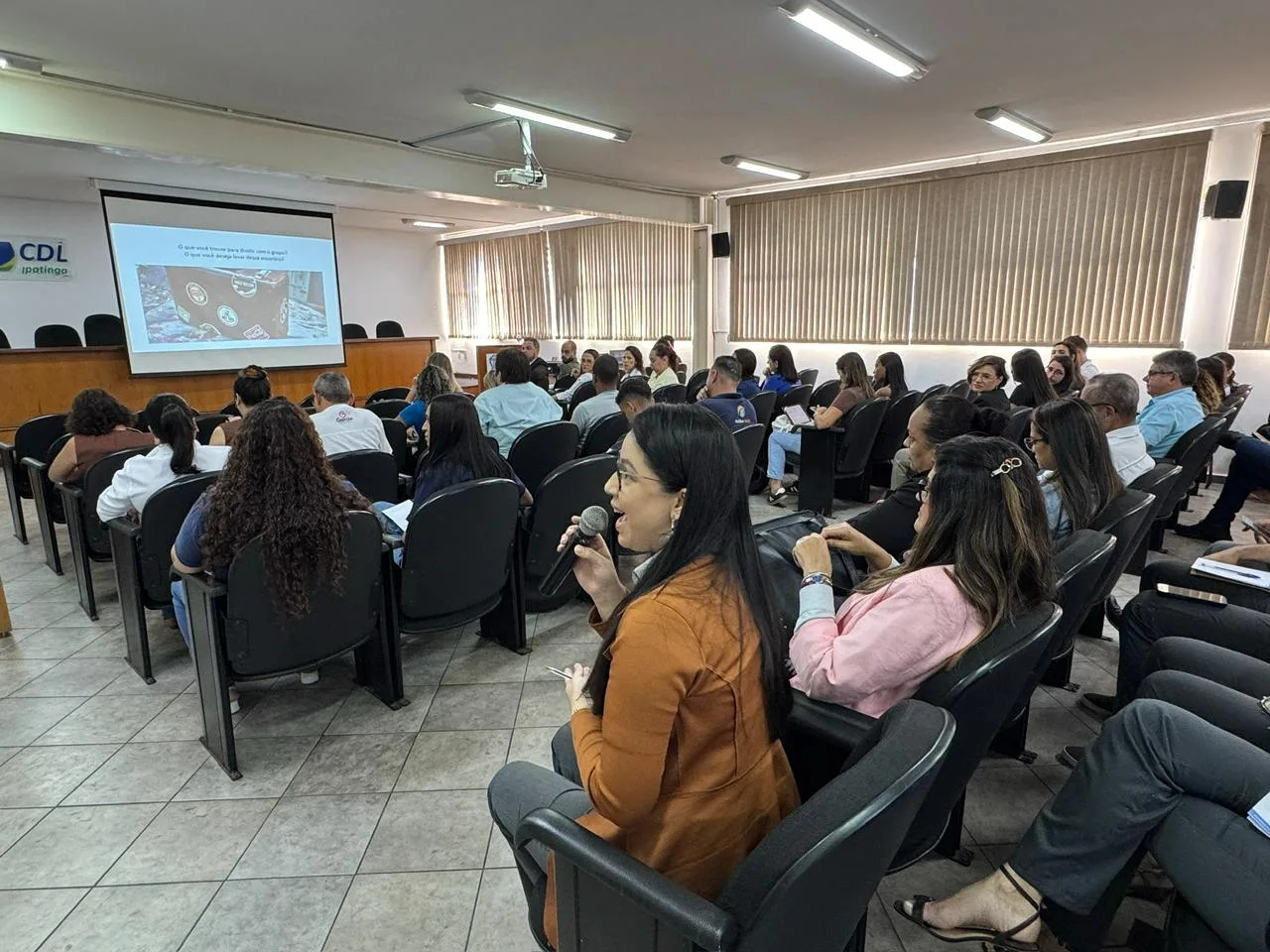ACIAPI, CDL E SEBRAE PREPARAM EXPOSITORES PARA AMPLIAR RESULTADOS NA FEIRAÇO 2026 2 O treinamento ocorreu na sede da Aciapi CDL