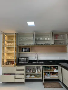 5 ERROS QUE DEIXAM SUA COZINHA SEMPRE BAGUNÇADA 5 WhatsApp Image 2026 04 27 at 14.40.42 1 1