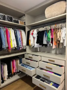 ORGANIZAÇÃO DE CLOSET: O QUE REALMENTE FUNCIONA 5 WhatsApp Image 2026 04 27 at 14.55.00