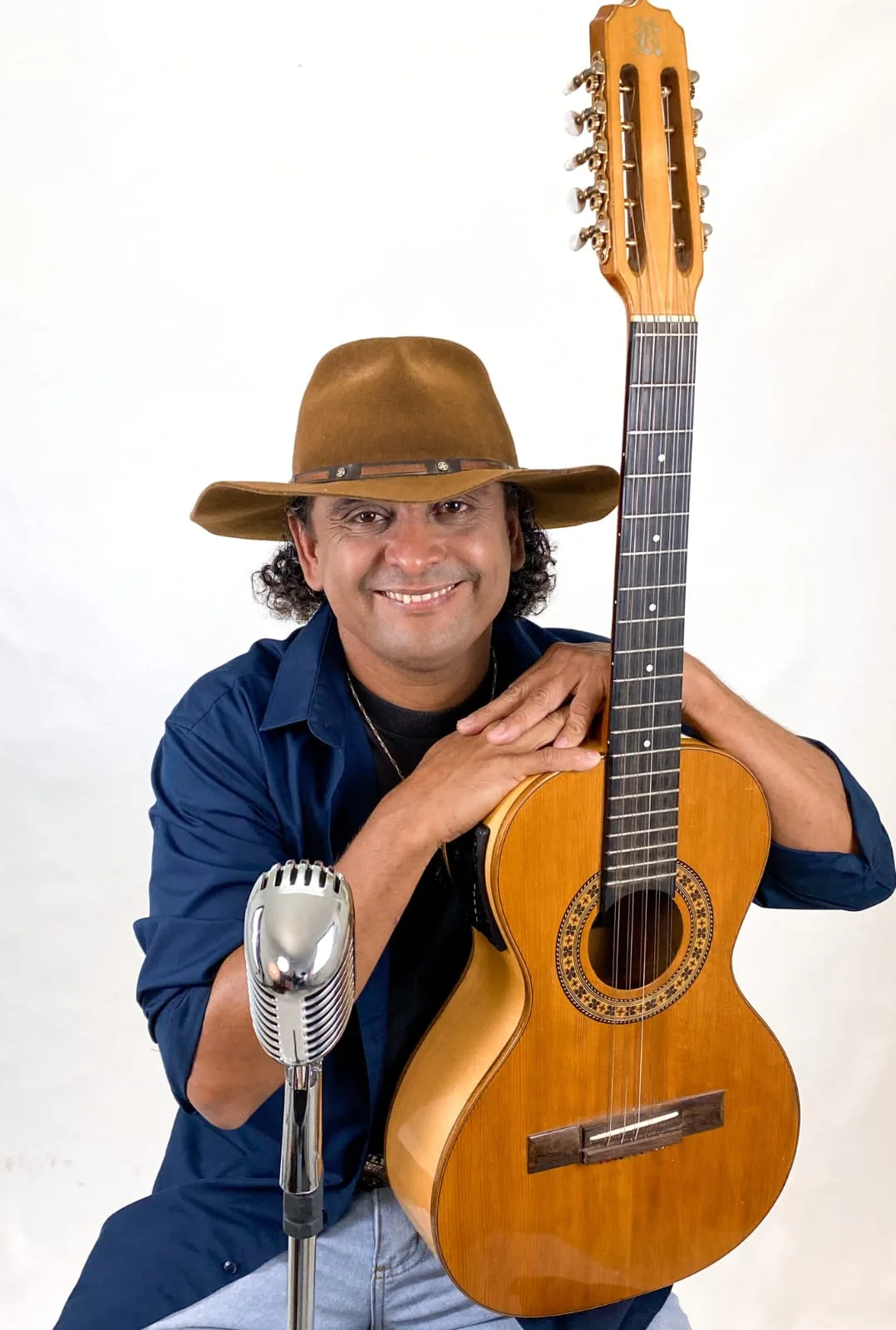 SHOW DE DOM CARVALHO NA AGENDA CULTURAL DA FUNDAÇÃO APERAM ACESITA EM TIMÓTEO 2 23.05 Dom