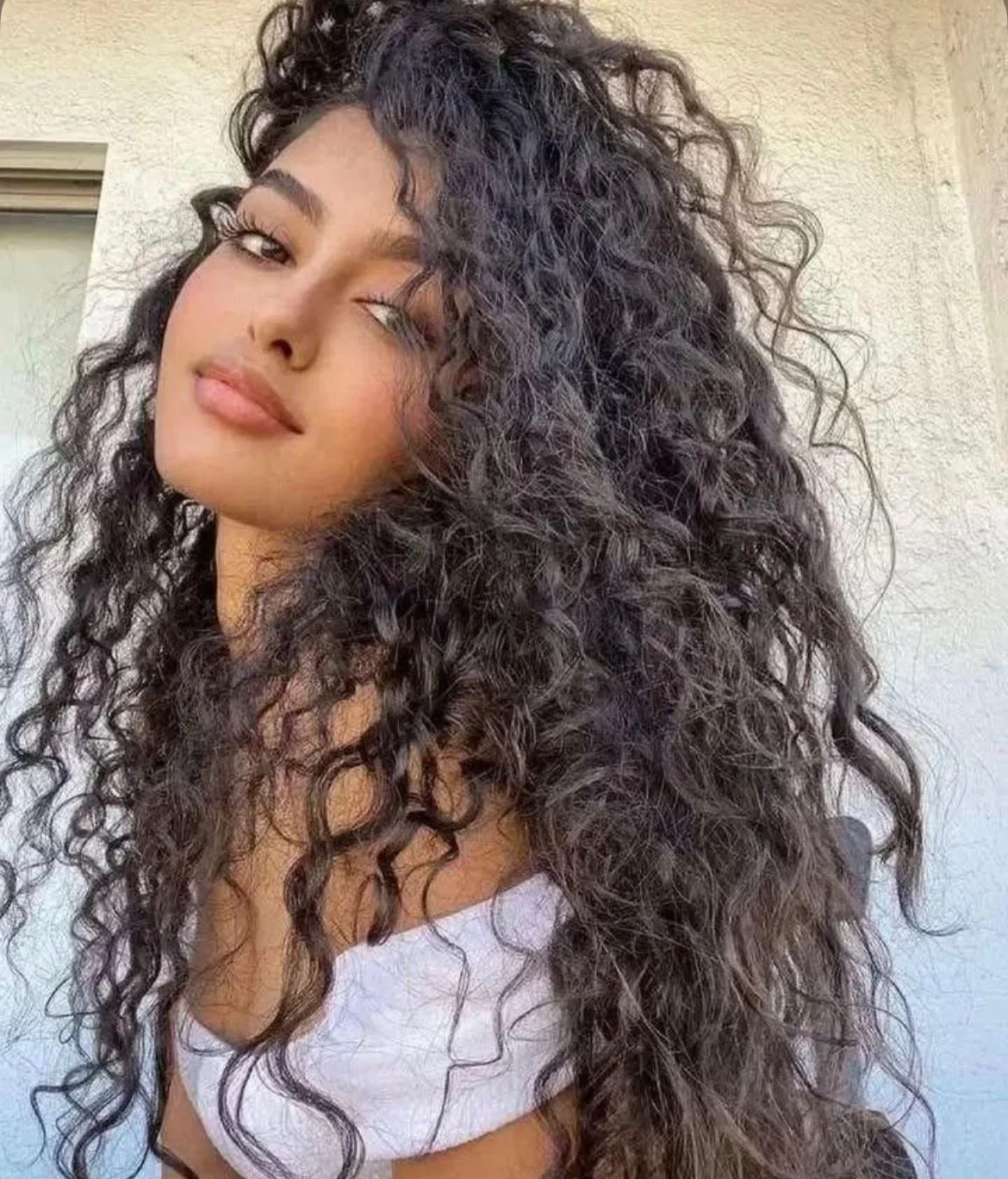 O FIM DA PERFEIÇÃO ESTÉTICA: POR QUE A NATURALIDADE VOLTOU A SER TÃO DESEJADA? 3 WhatsApp Image 2026 05 15 at 09.38.25